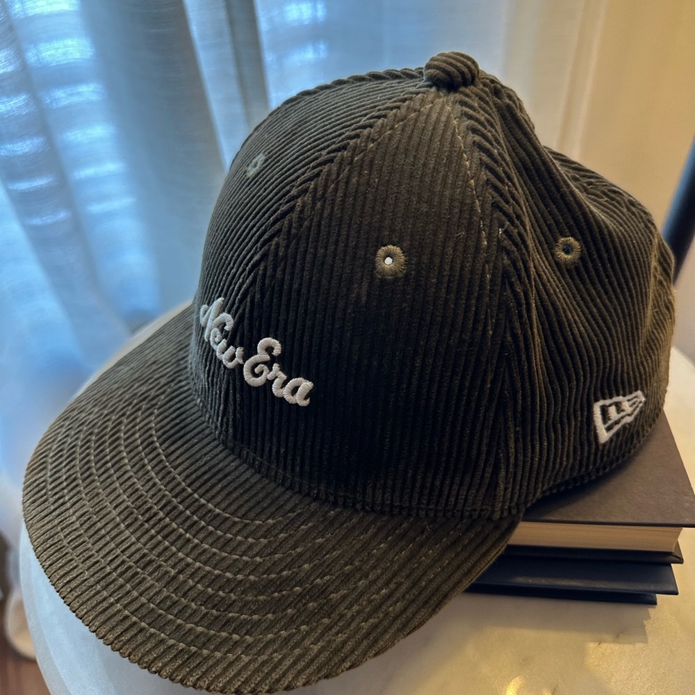 New Era Corduroy low profile size 7 1/2 dark green